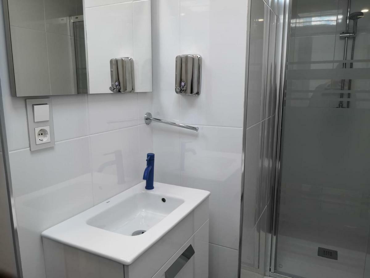 Malagueta Playa 11 Apartment Malaga Bagian luar foto